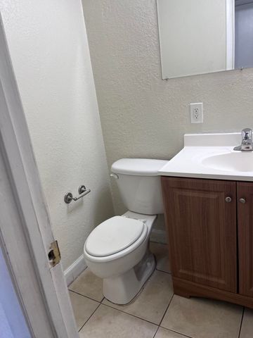 801 NW 46th Avenue 801, Plantation, FL 33317