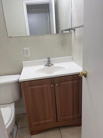 801 NW 46th Avenue 801, Plantation, FL 33317