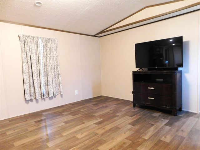 115 Smith Hill Road, Hemphill, TX 75948