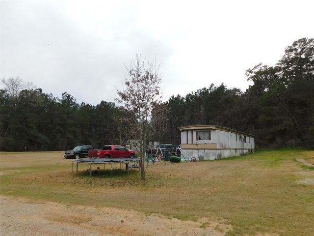 115 Smith Hill Road, Hemphill, TX 75948