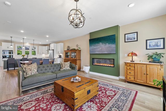 1120 CRESTED WOOD DR, Laurel, MD 20724