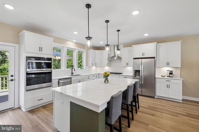1120 CRESTED WOOD DR, Laurel, MD 20724