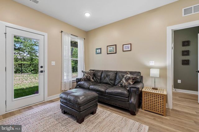 1120 CRESTED WOOD DR, Laurel, MD 20724