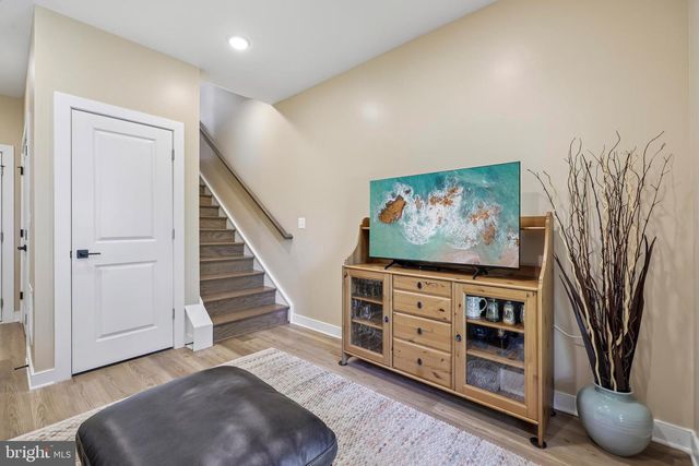 1120 CRESTED WOOD DR, Laurel, MD 20724