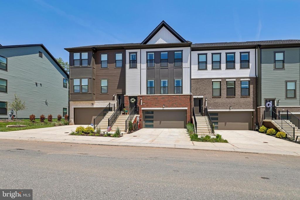 1120 CRESTED WOOD DR, Laurel, MD 20724