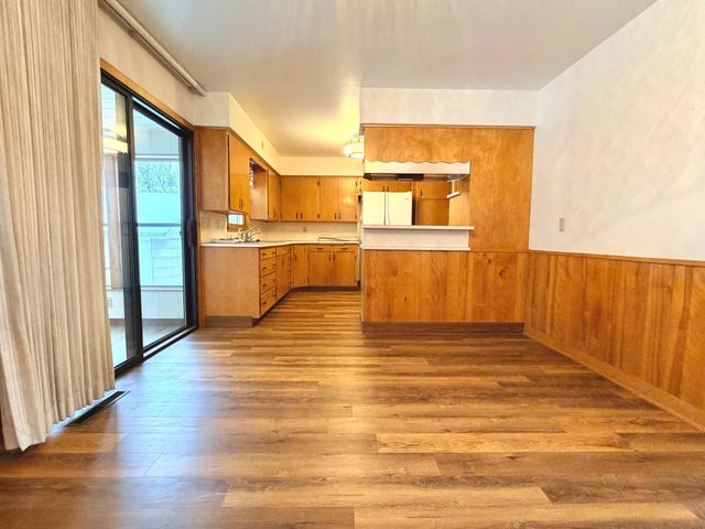 303 Lakehill Drive, Worthington, MN 56187