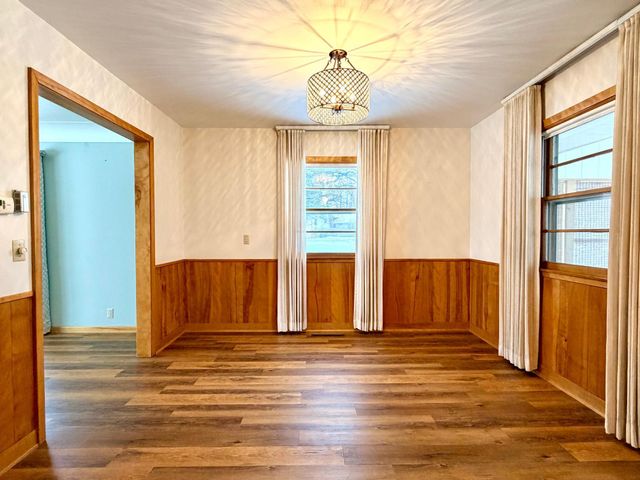 303 Lakehill Drive, Worthington, MN 56187