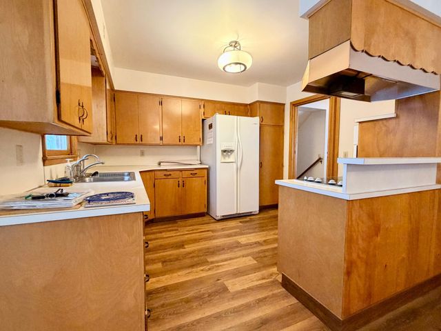 303 Lakehill Drive, Worthington, MN 56187