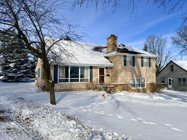 303 Lakehill Drive, Worthington, MN 56187
