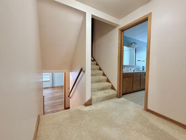 303 Lakehill Drive, Worthington, MN 56187