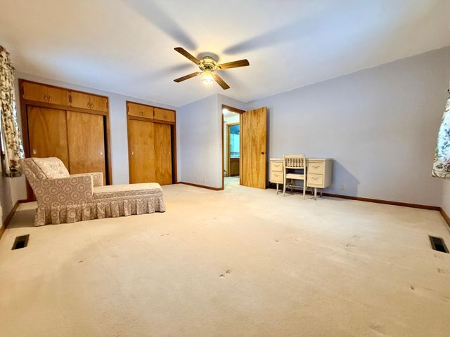 303 Lakehill Drive, Worthington, MN 56187