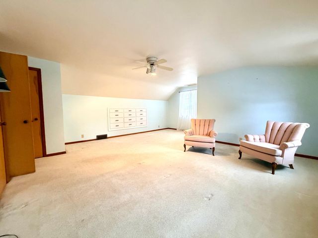 303 Lakehill Drive, Worthington, MN 56187