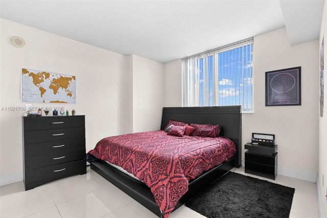 1871 S River Drive 1402, Miami, FL 33125