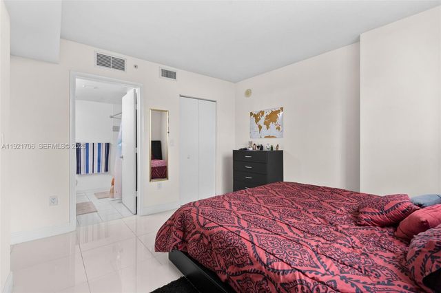 1871 S River Drive 1402, Miami, FL 33125