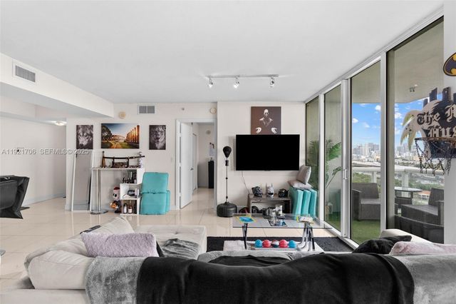 1871 S River Drive 1402, Miami, FL 33125