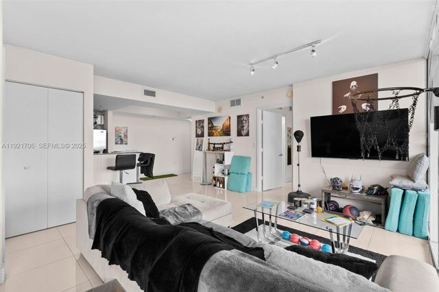 1871 S River Drive 1402, Miami, FL 33125