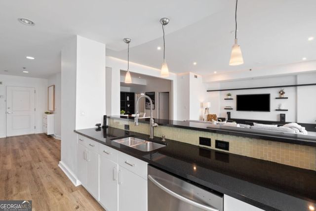 950 W Peachtree Street NW 1309, Atlanta, GA 30309