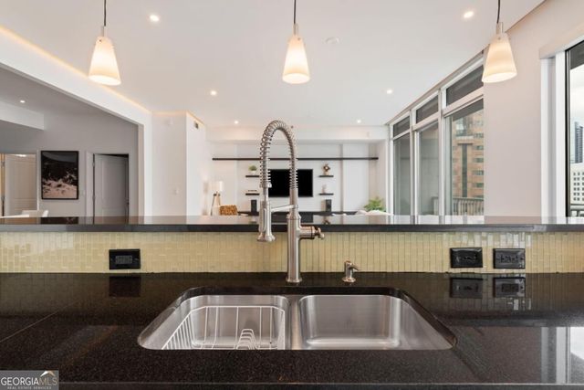 950 W Peachtree Street NW 1309, Atlanta, GA 30309