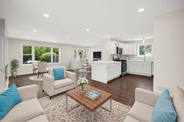 9756 S Eggleston Avenue, Chicago, IL 60628