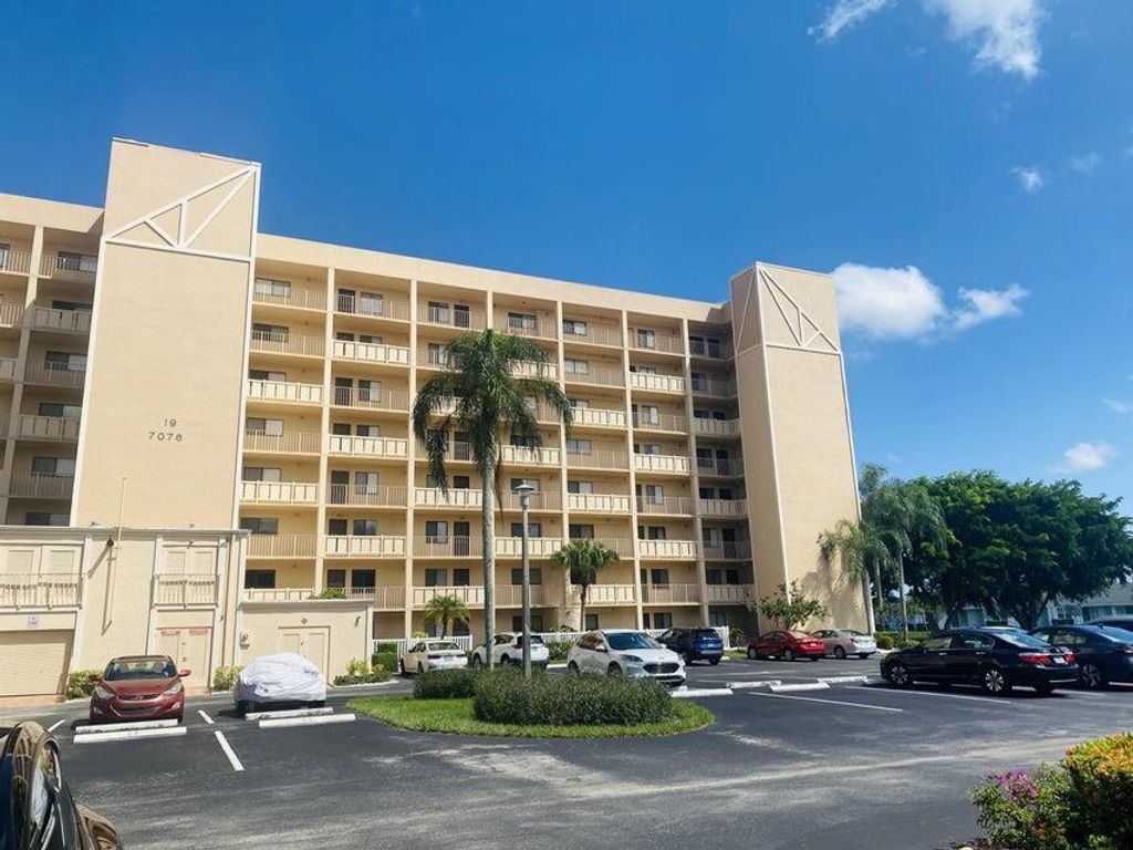 7076 Huntington Lane 208, Delray Beach, FL 33446