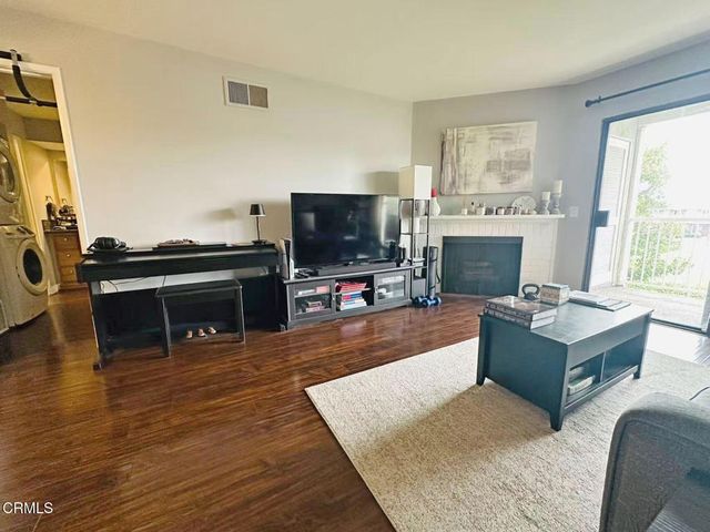 1181 Packers Circle 118, Tustin, CA 92780