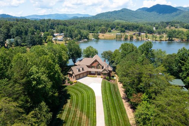 234 Shores Drive, Hayesville, NC 28904