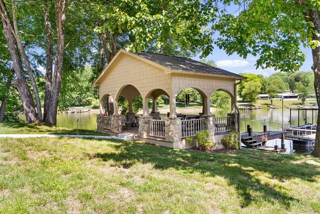 234 Shores Drive, Hayesville, NC 28904