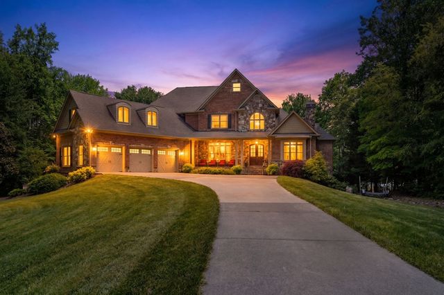 234 Shores Drive, Hayesville, NC 28904