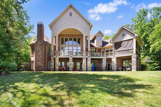 234 Shores Drive, Hayesville, NC 28904