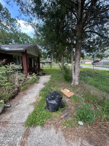1013 N THOMPSON Street, Starke, FL 32091