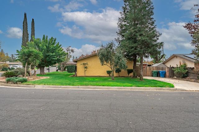 1024 Lillian Street, Madera, CA 93637