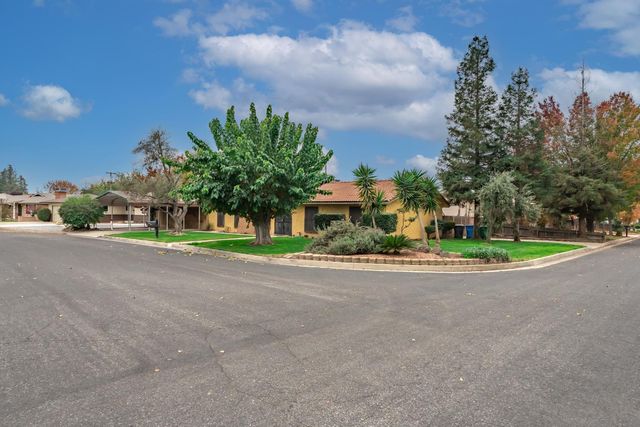 1024 Lillian Street, Madera, CA 93637