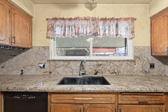 1024 Lillian Street, Madera, CA 93637