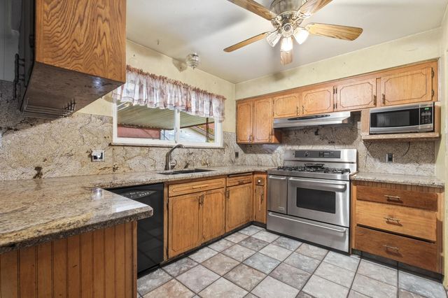 1024 Lillian Street, Madera, CA 93637