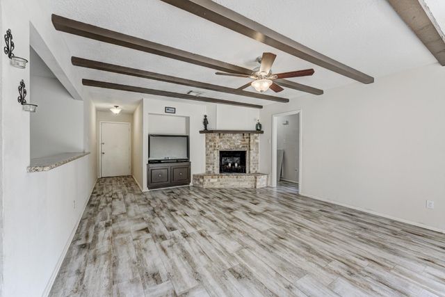 16926 Blackhawk Boulevard, Friendswood, TX 77546