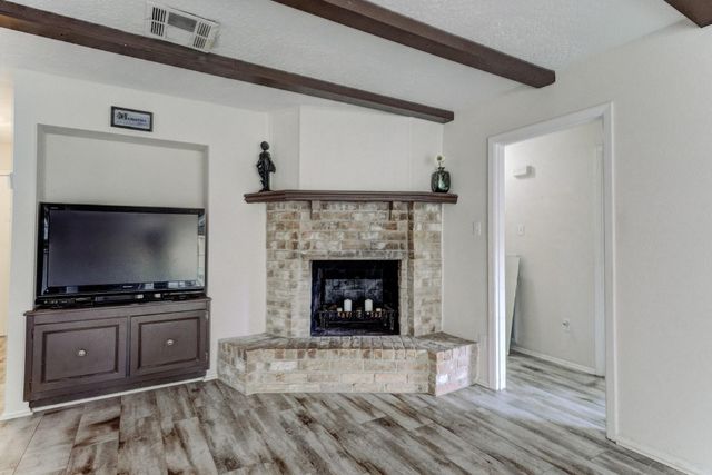 16926 Blackhawk Boulevard, Friendswood, TX 77546