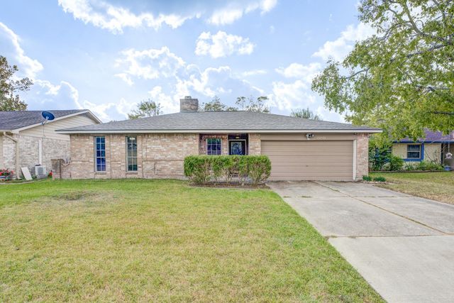 16926 Blackhawk Boulevard, Friendswood, TX 77546