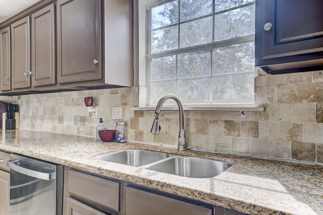 16926 Blackhawk Boulevard, Friendswood, TX 77546