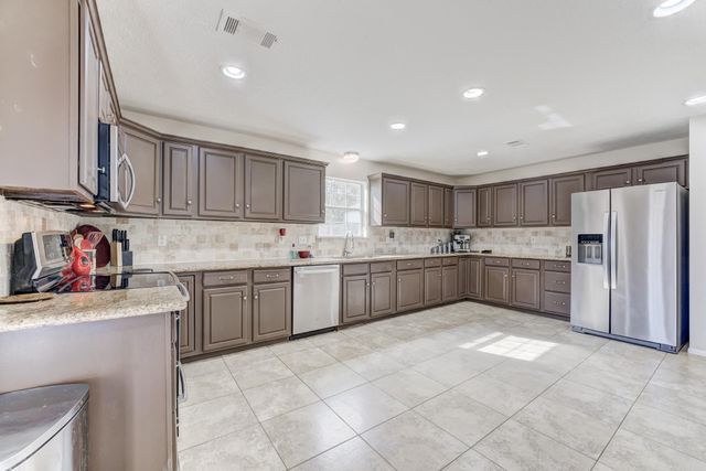 16926 Blackhawk Boulevard, Friendswood, TX 77546