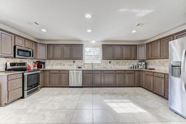 16926 Blackhawk Boulevard, Friendswood, TX 77546