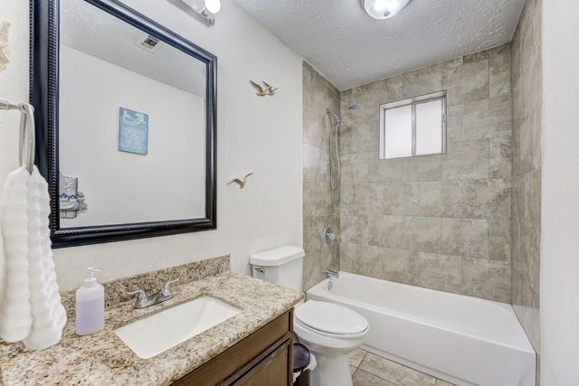 16926 Blackhawk Boulevard, Friendswood, TX 77546