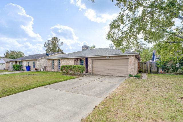 16926 Blackhawk Boulevard, Friendswood, TX 77546