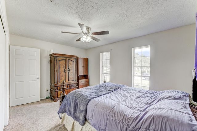 16926 Blackhawk Boulevard, Friendswood, TX 77546