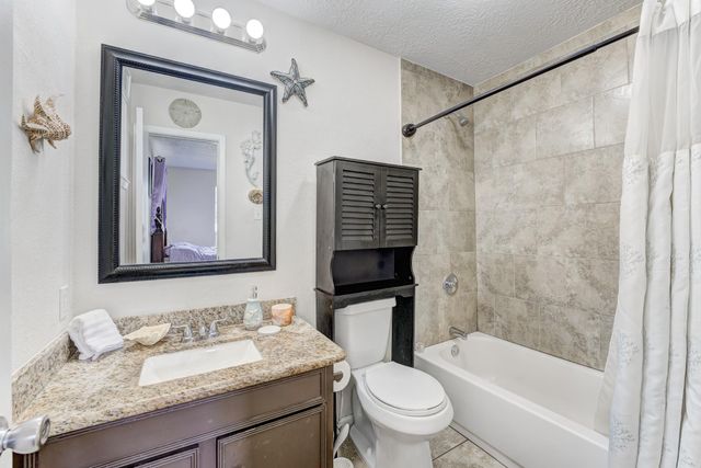 16926 Blackhawk Boulevard, Friendswood, TX 77546