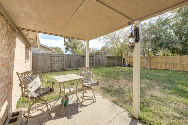 16926 Blackhawk Boulevard, Friendswood, TX 77546