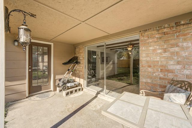 16926 Blackhawk Boulevard, Friendswood, TX 77546