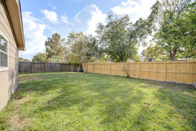 16926 Blackhawk Boulevard, Friendswood, TX 77546