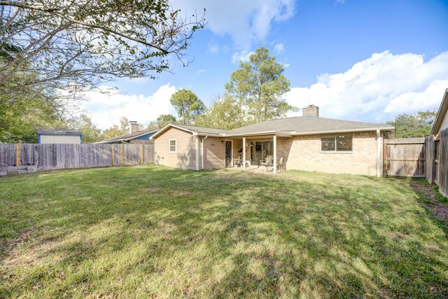 16926 Blackhawk Boulevard, Friendswood, TX 77546