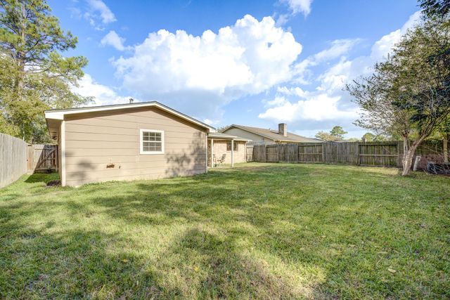 16926 Blackhawk Boulevard, Friendswood, TX 77546