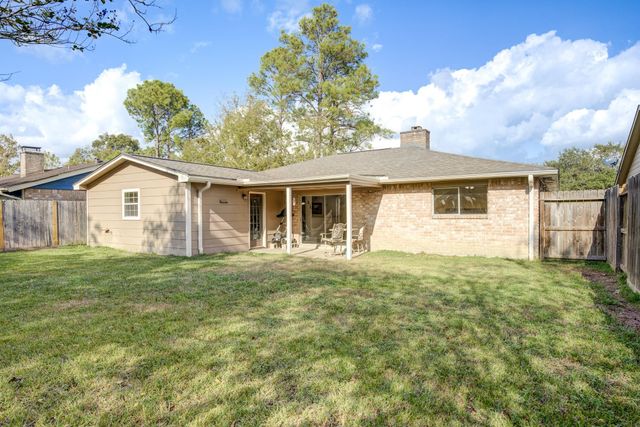 16926 Blackhawk Boulevard, Friendswood, TX 77546